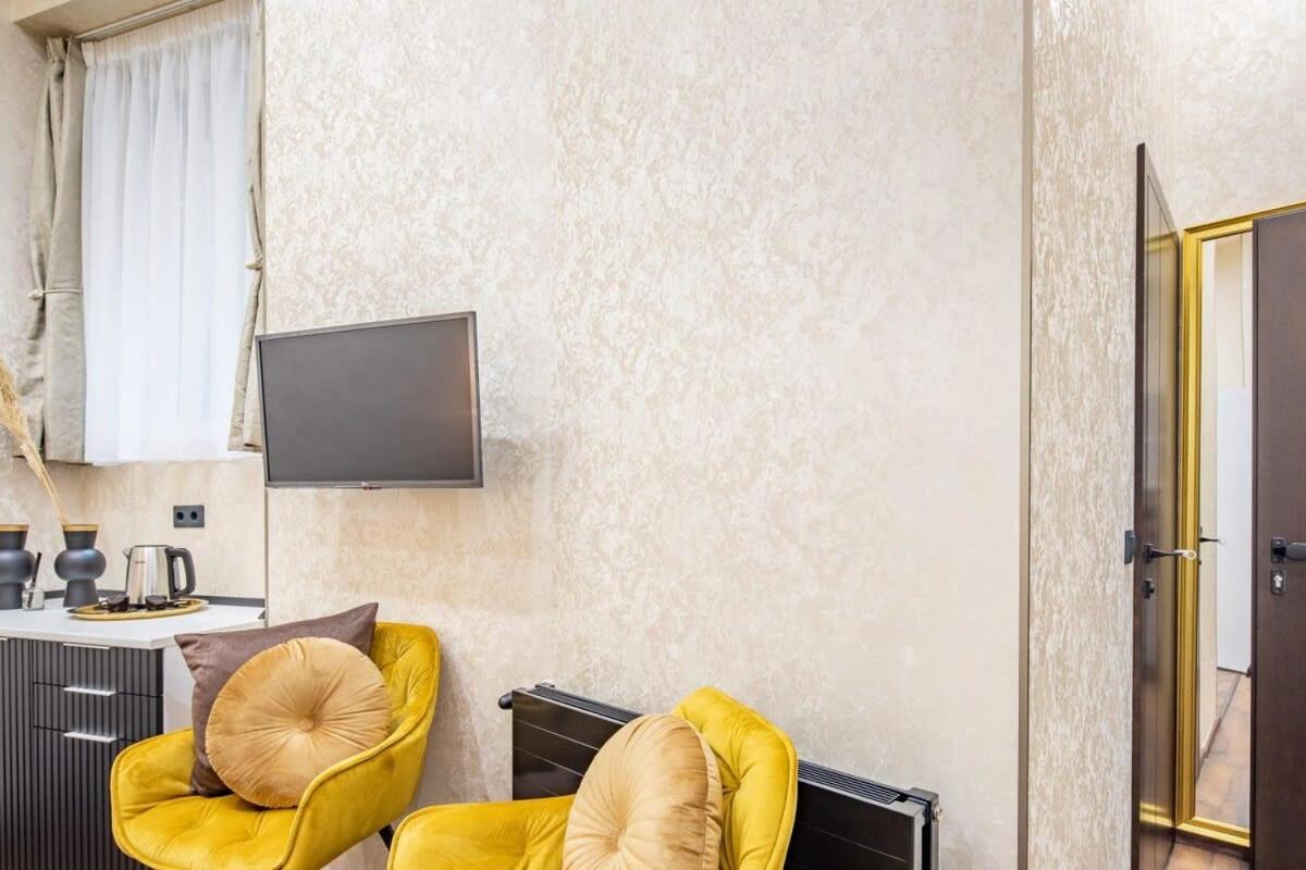 Location - Modern Luxury Apartment *